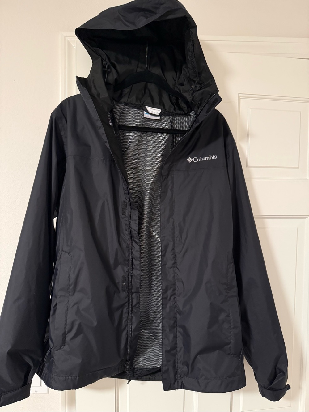 Columbia Lightweight Black Hooded Rain Jacket
